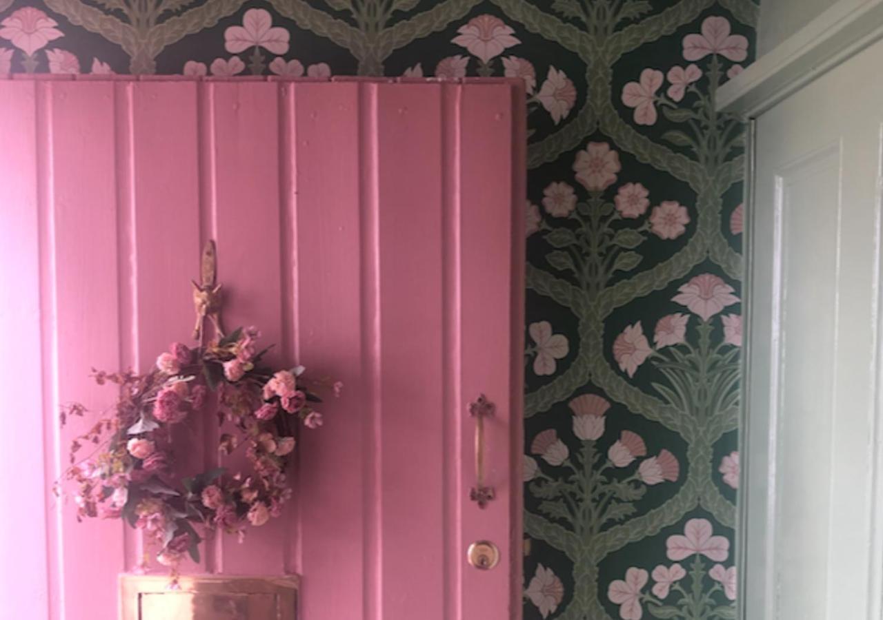 The Pink Cottage Upstairs Suite & Garden Summer Room Whitehead 외부 사진
