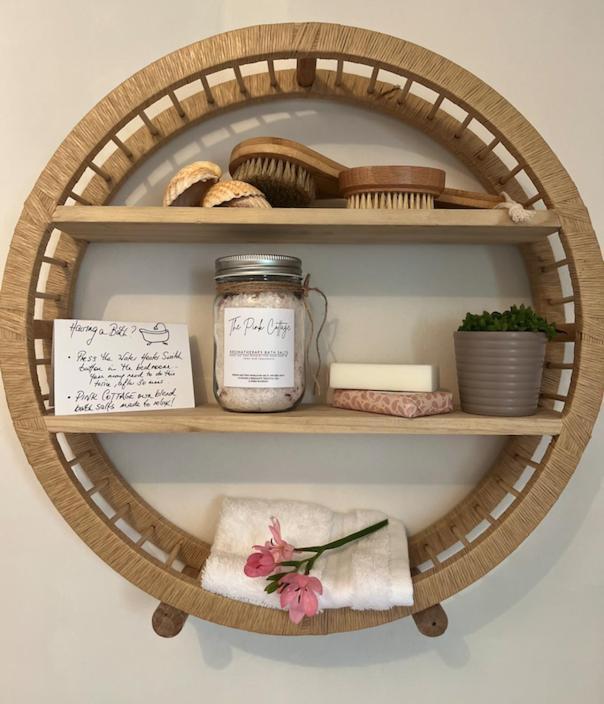 The Pink Cottage Upstairs Suite & Garden Summer Room Whitehead 외부 사진