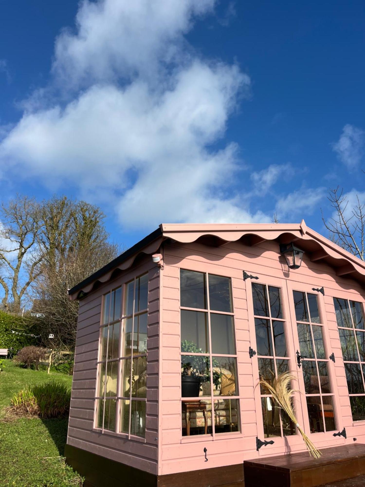 The Pink Cottage Upstairs Suite & Garden Summer Room Whitehead 외부 사진