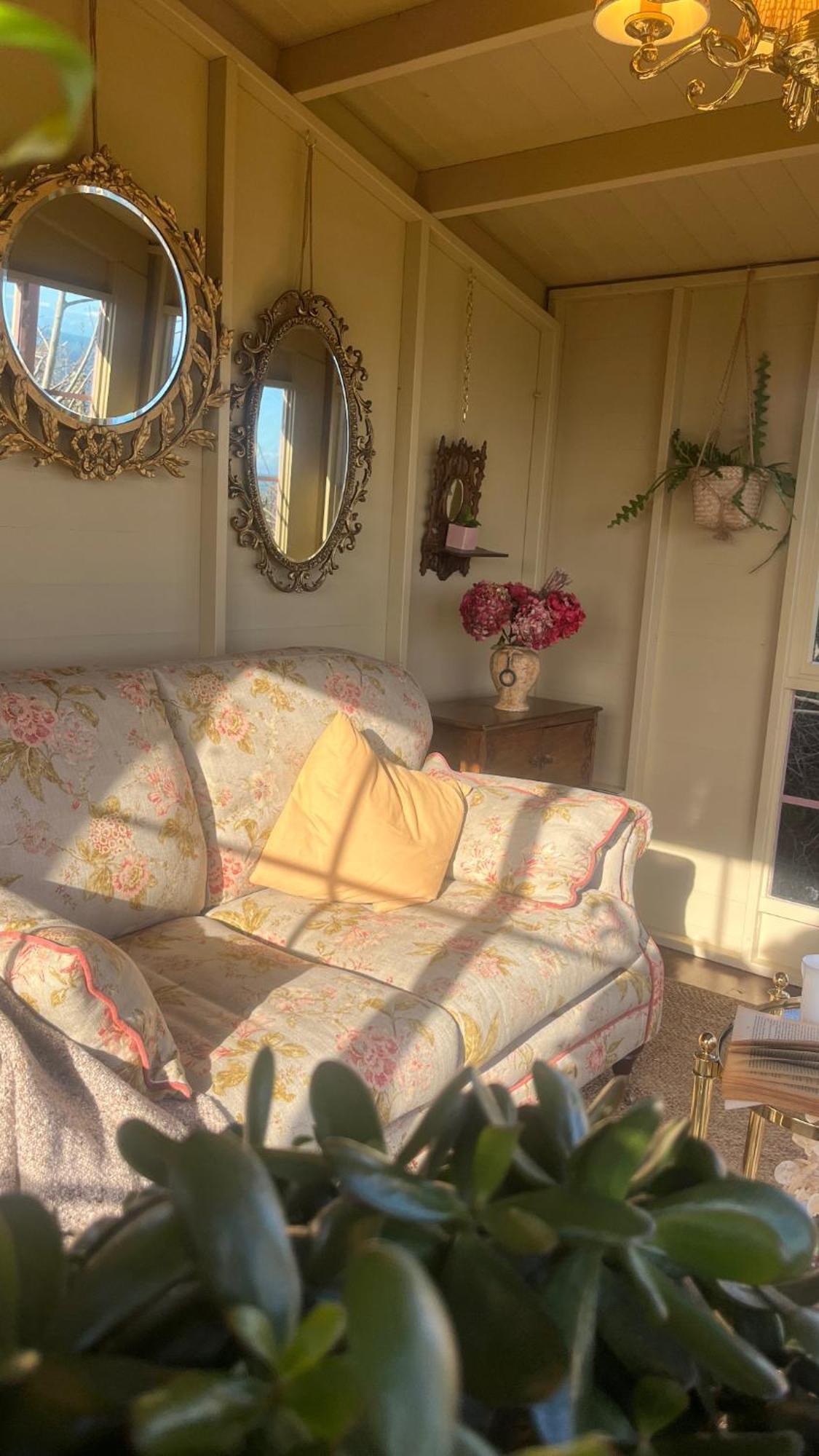 The Pink Cottage Upstairs Suite & Garden Summer Room Whitehead 외부 사진