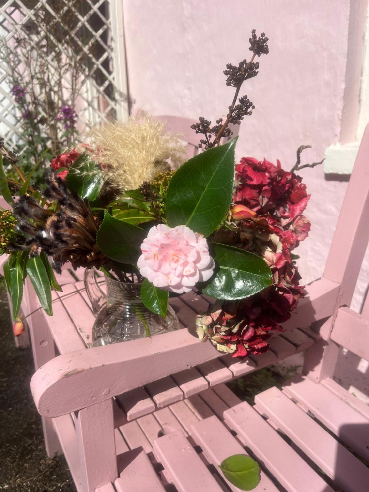 The Pink Cottage Upstairs Suite & Garden Summer Room Whitehead 외부 사진