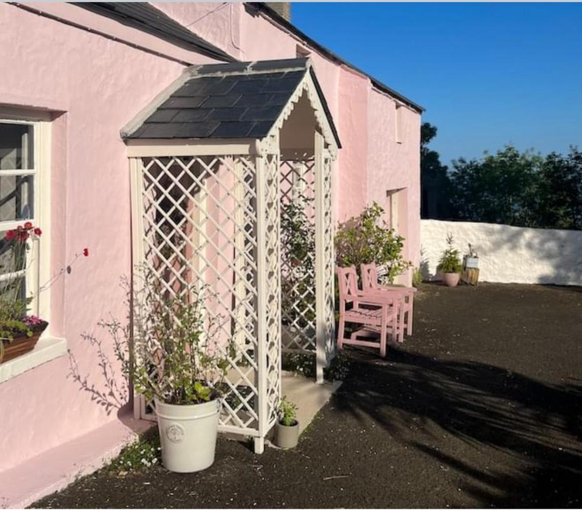 The Pink Cottage Upstairs Suite & Garden Summer Room Whitehead 외부 사진